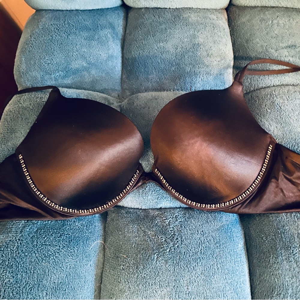 Victoria’s Secret “Very Sexy” bra